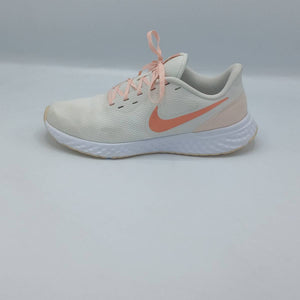 Nike Revolution 5