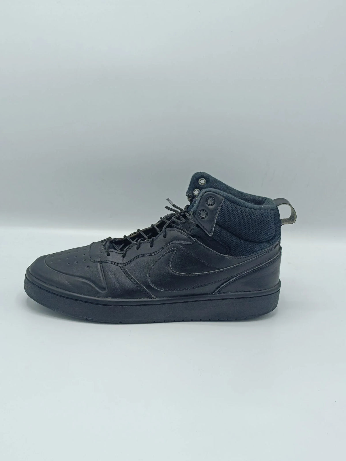 Nike Court Borough Mid2