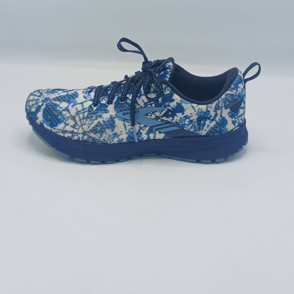 Brooks Revel 5
