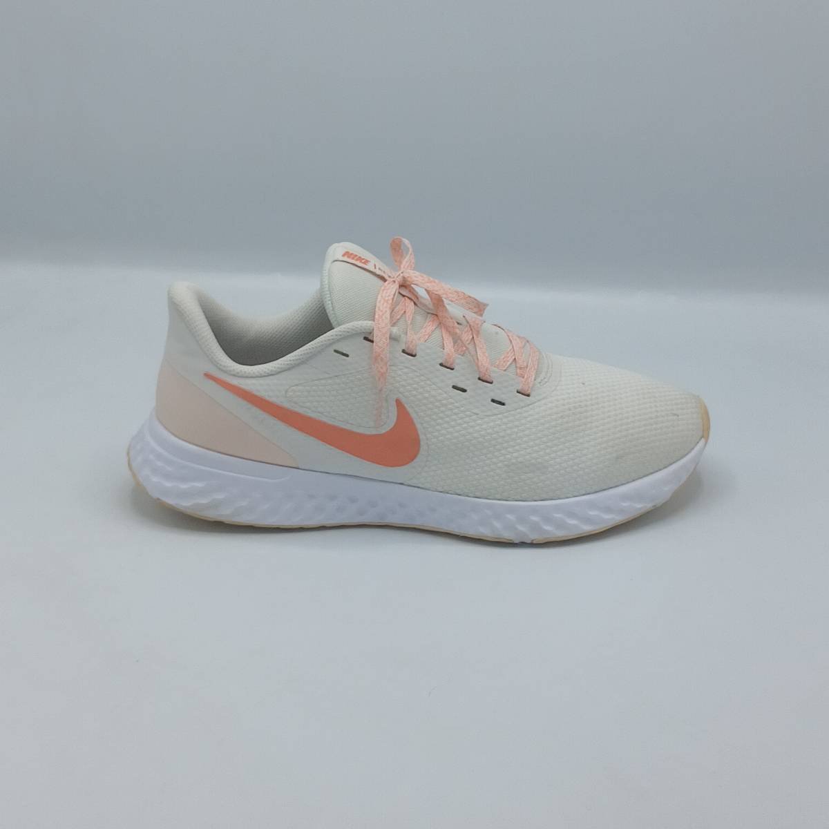 Nike Revolution 5