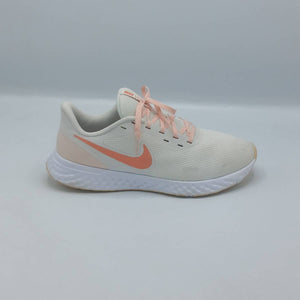 Nike Revolution 5