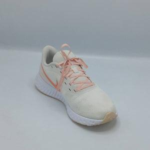 Nike Revolution 5