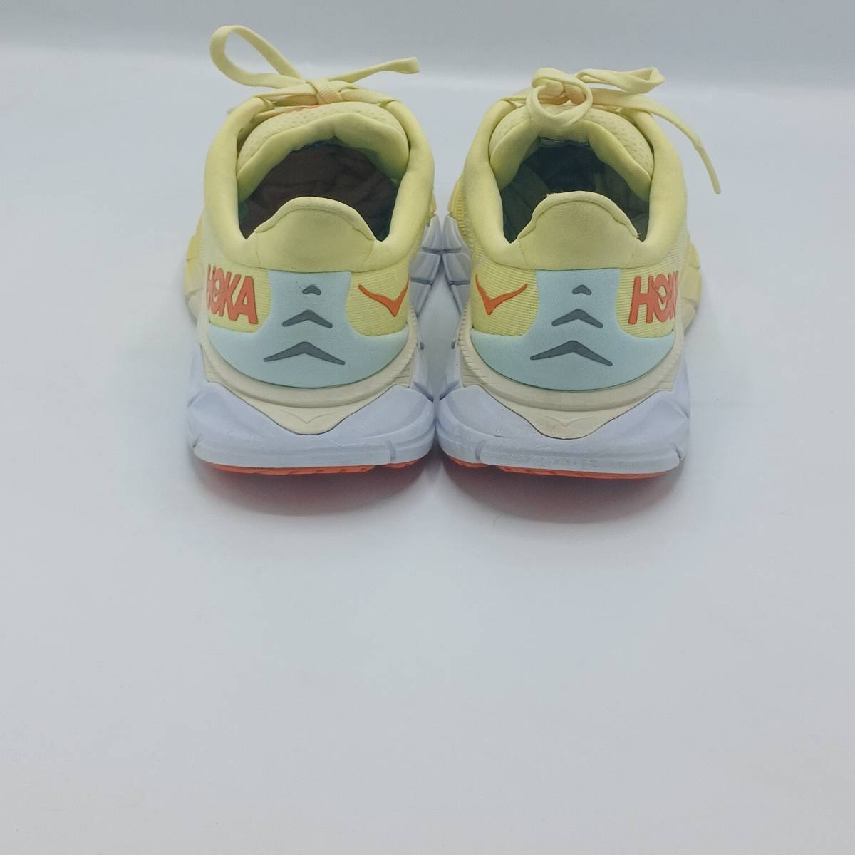 Hoka Arahi 6