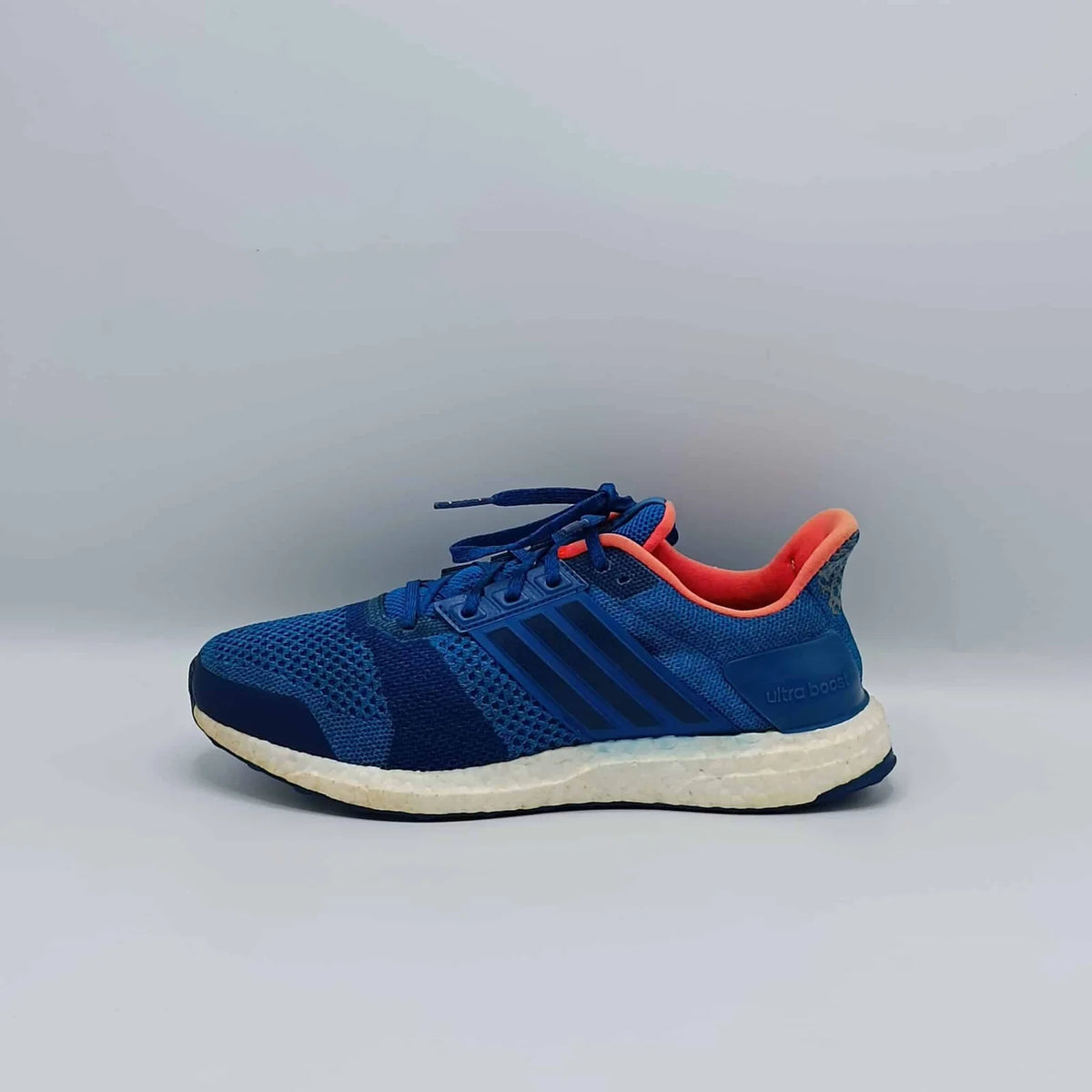Adidas Ultraboost ST