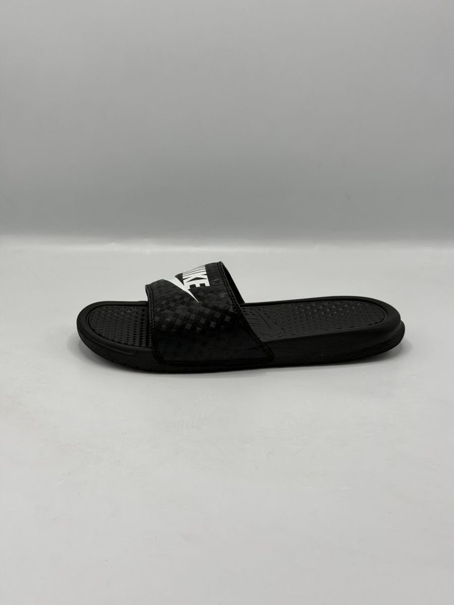 Nike Victori One