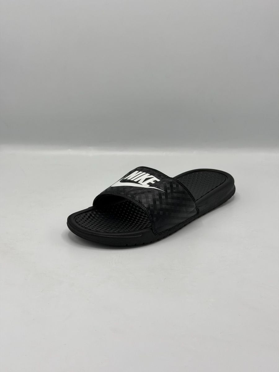 Nike Victori One