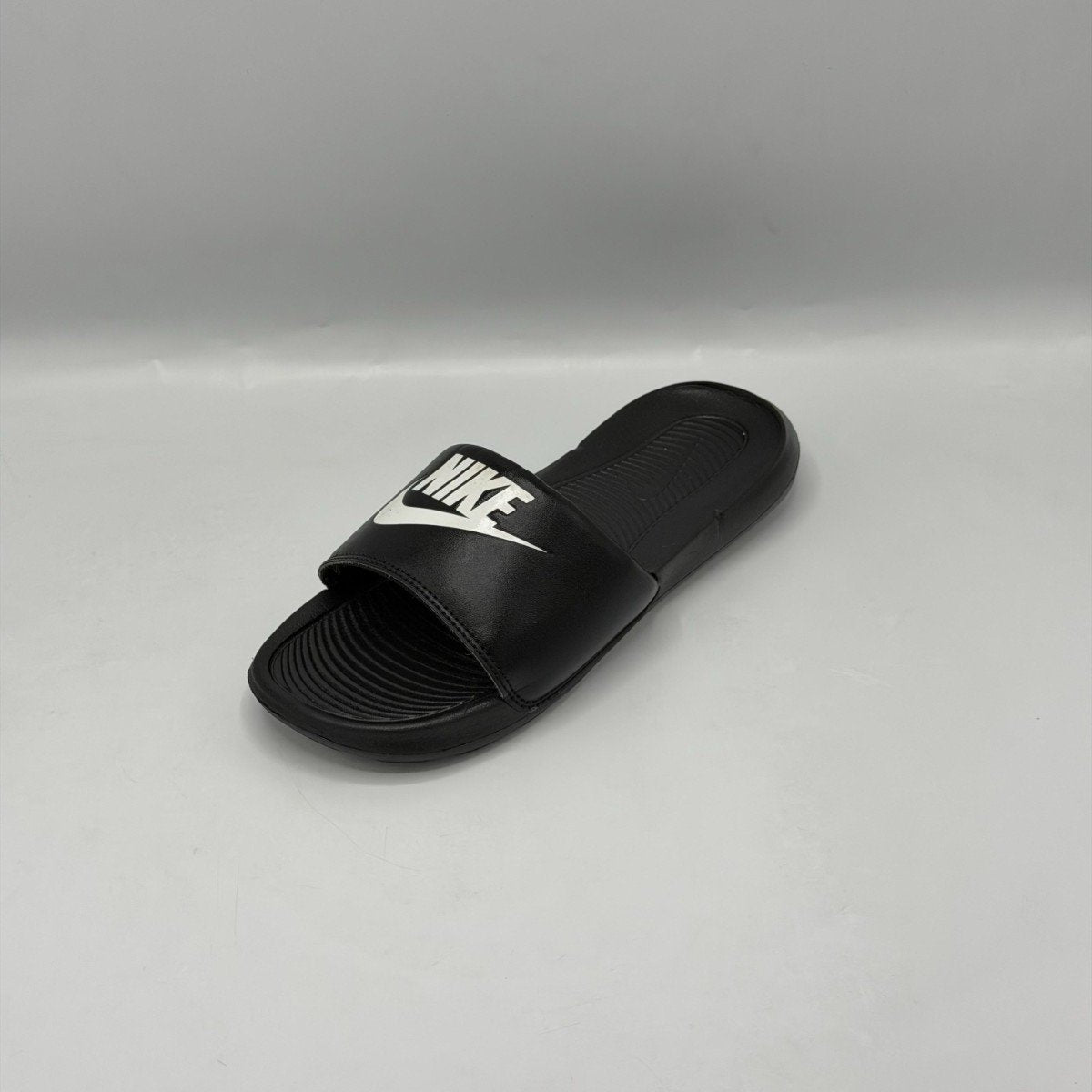 Nike Victori One
