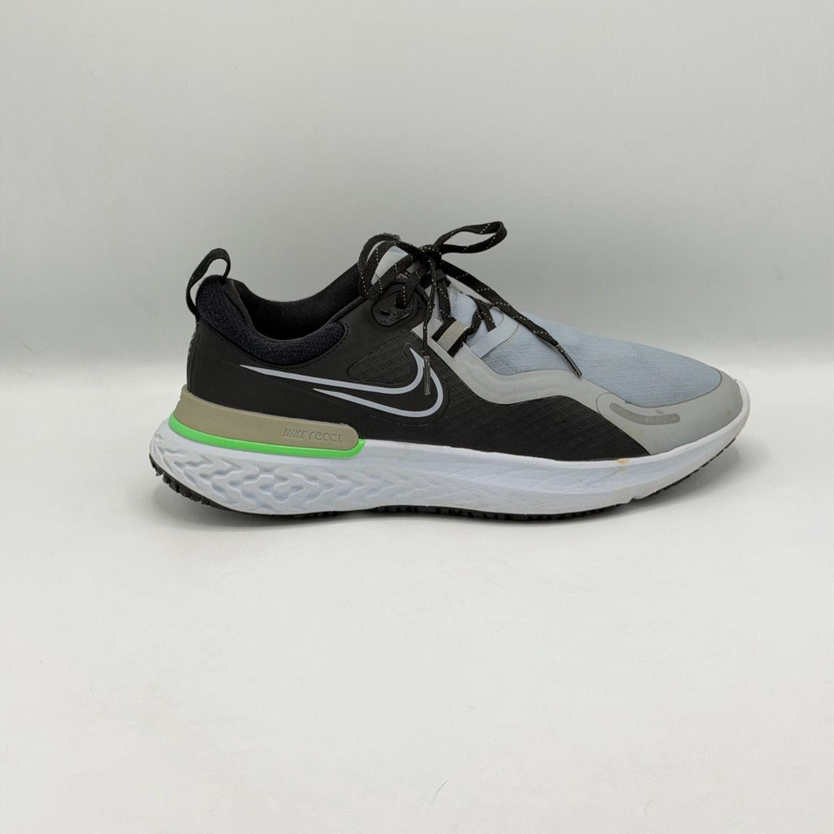 Nike React Miles Shield