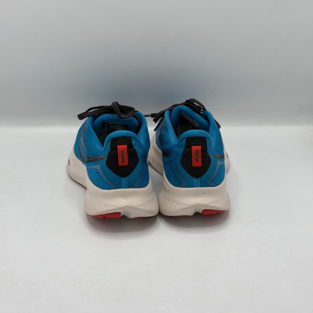 Saucony Run 6