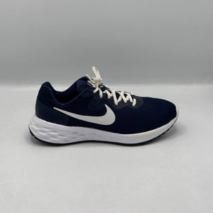 Nike Revolution 6
