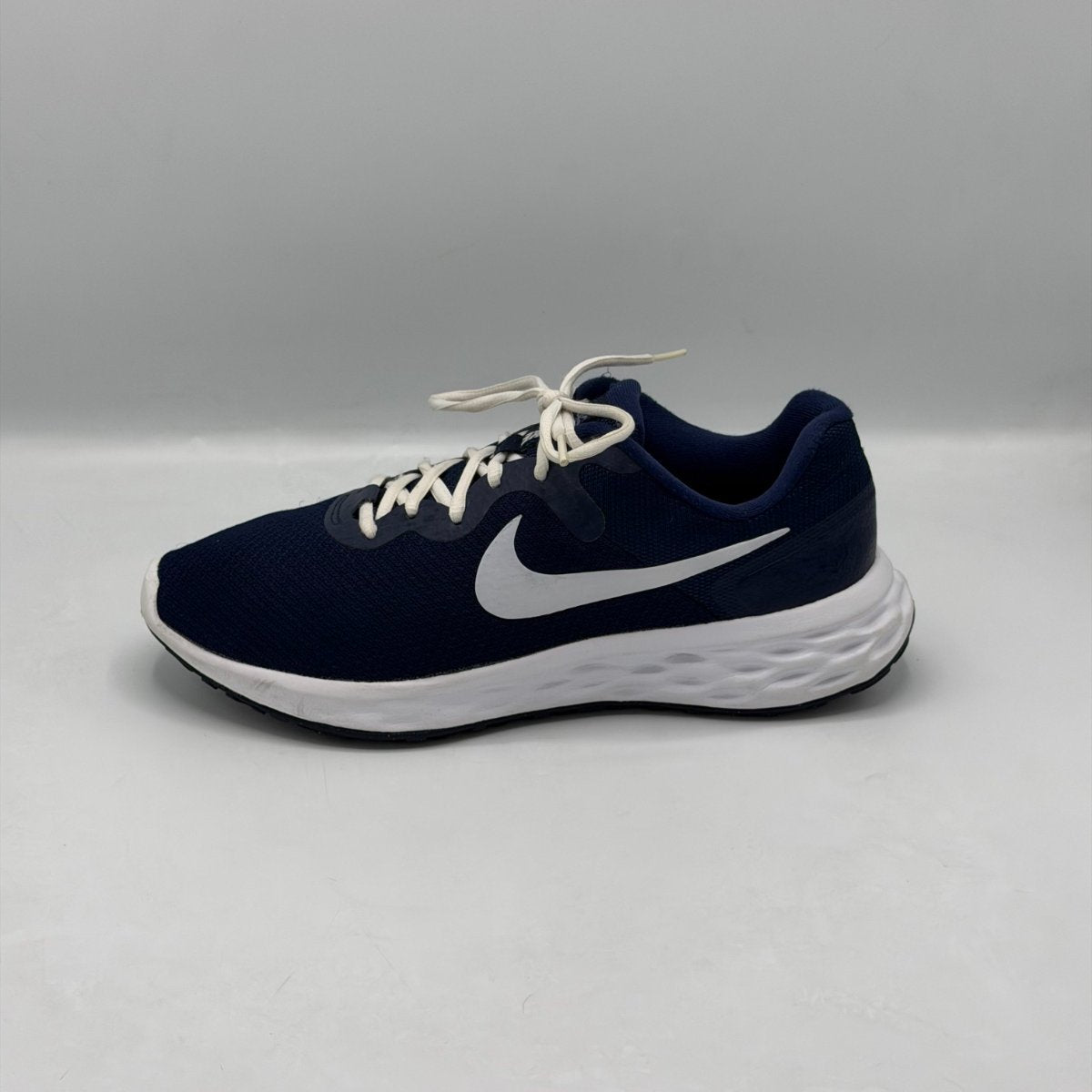 Nike Revolution 6