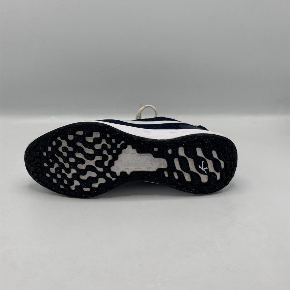 Nike Revolution 6