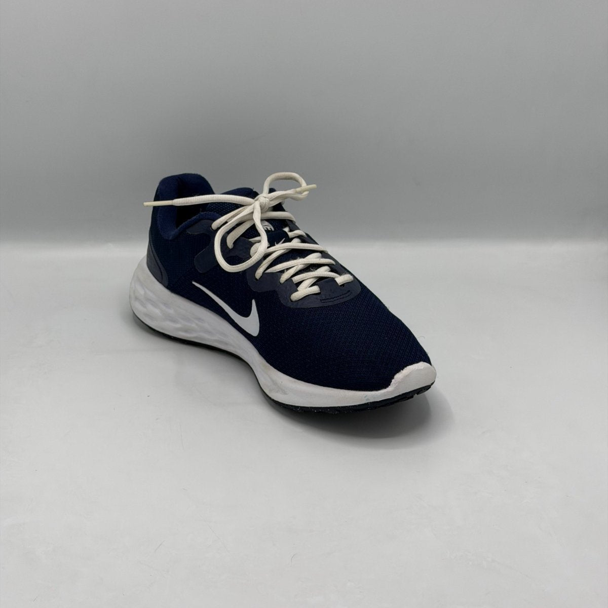 Nike Revolution 6
