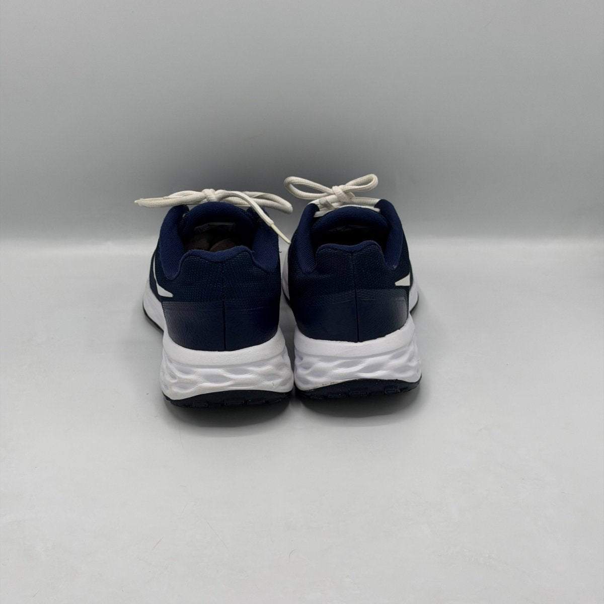 Nike Revolution 6