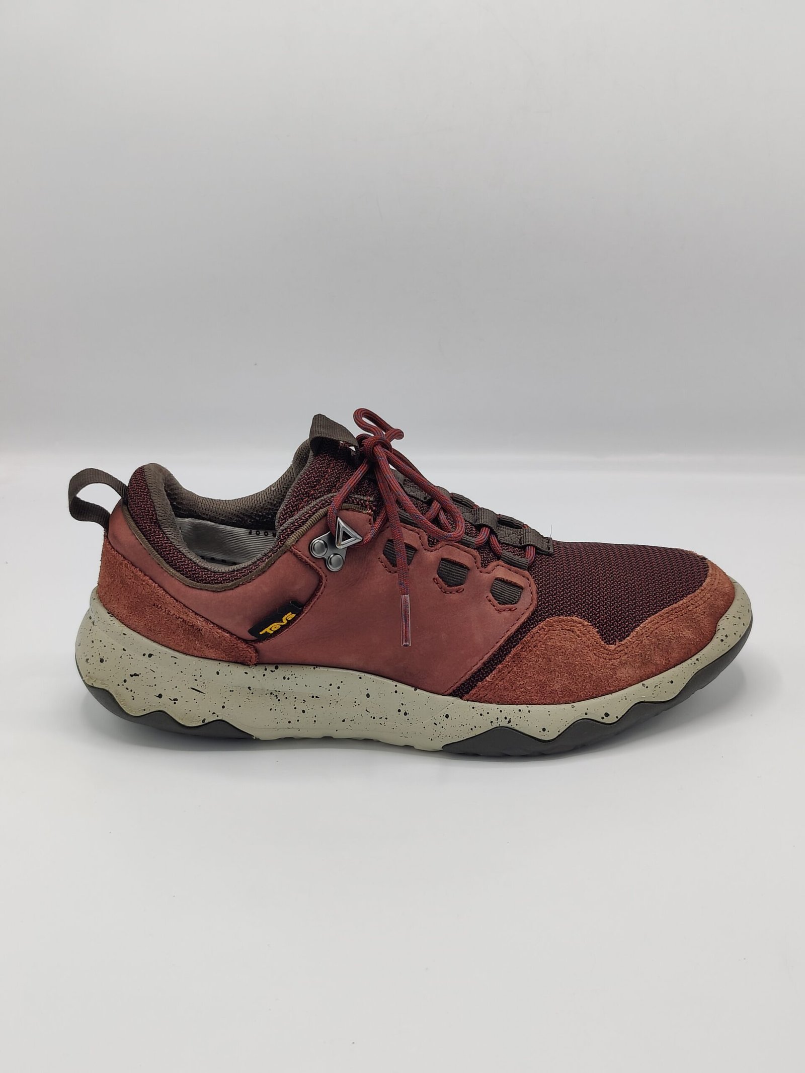 oplus_34 Teva Arrowood Runner - Image 1