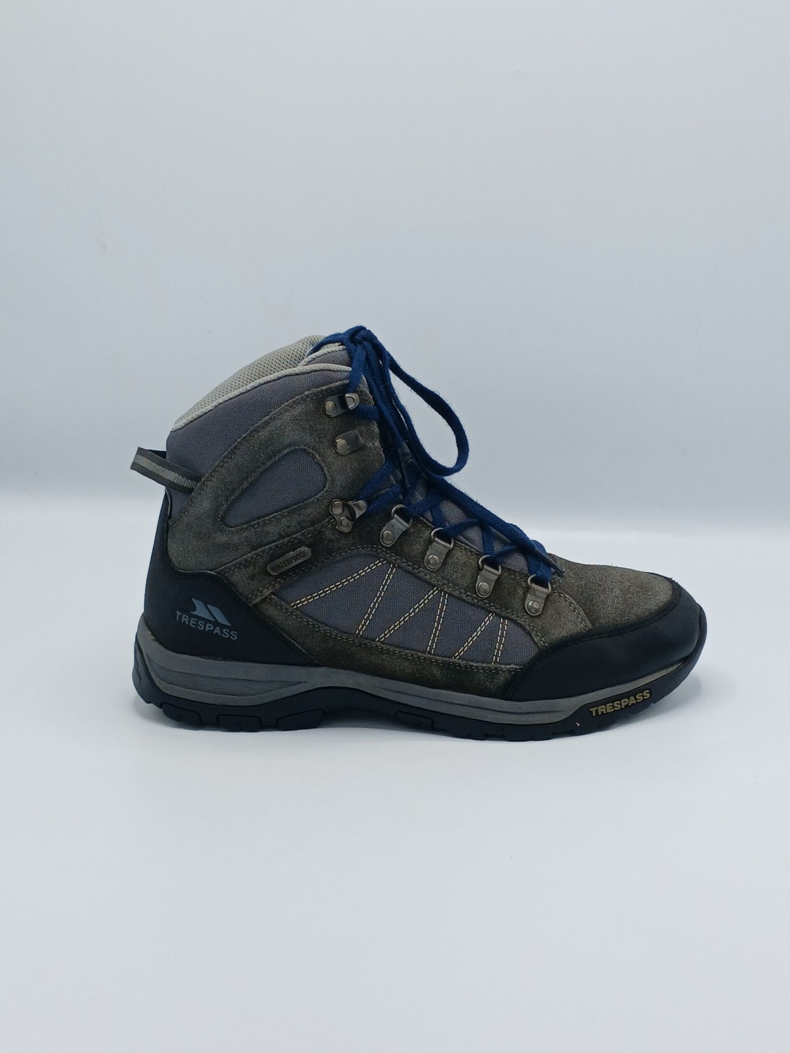 20251022_154116 Trespass Water Proof - Image 1