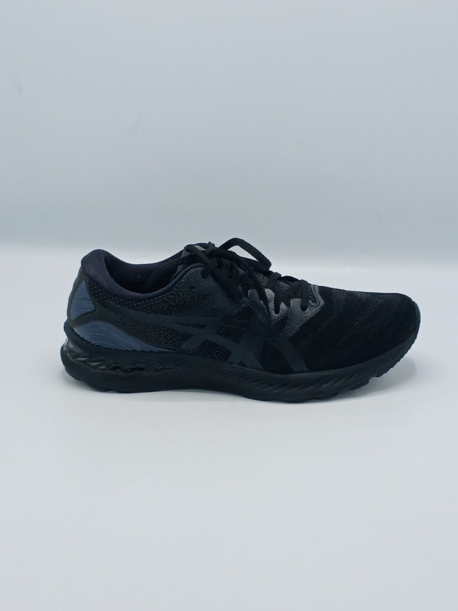 20251022_173944 8 Asicsa Gel Nimbus 23 - Image 1